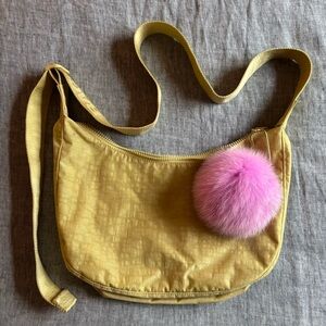 BAGGU Medium Crescent in Yellow